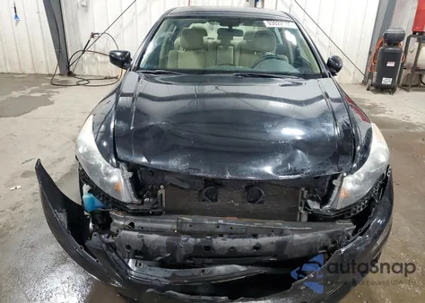 2011 Honda Accord Lxp z USA, uszkodzony, nr VIN 1HGCP2F48BA051873